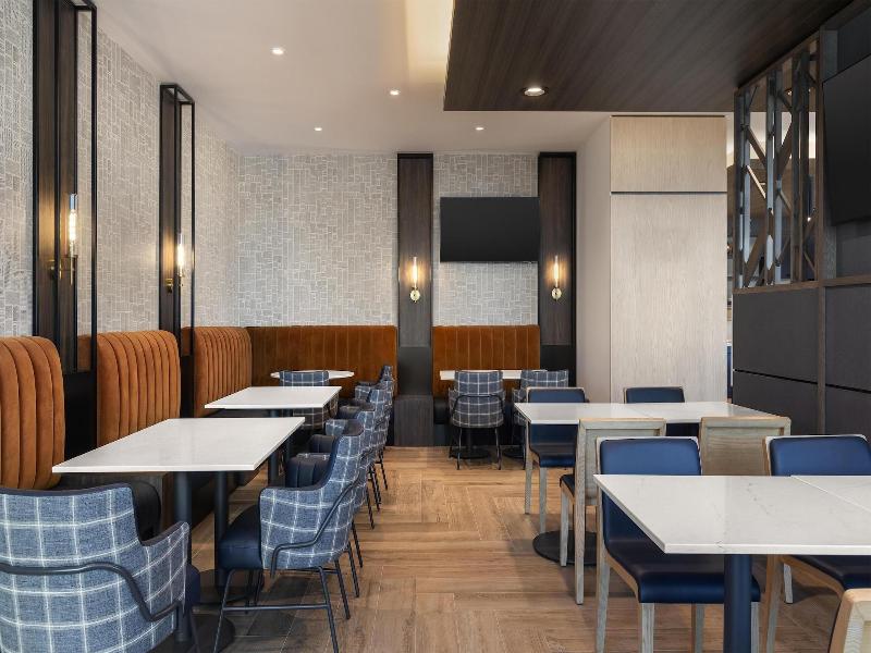 Hyatt Place Toronto Airport image