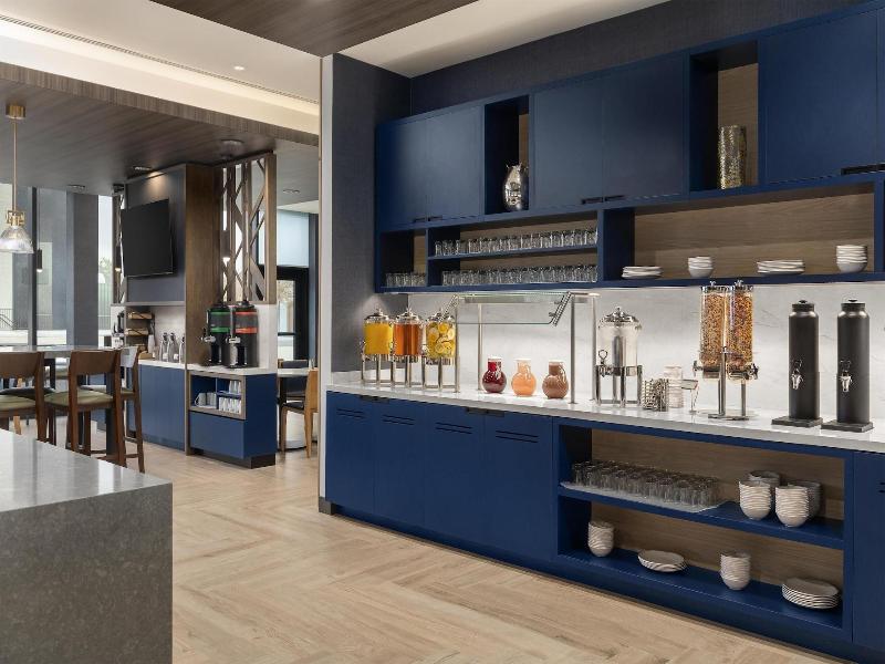 Hyatt Place Toronto Airport image