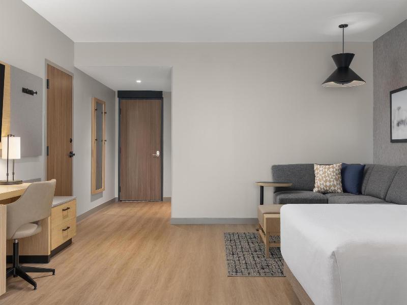 Hyatt Place Toronto Airport image