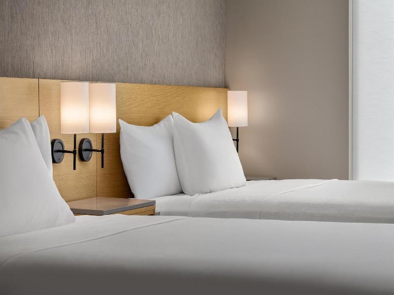 Hyatt Place Toronto Airport image