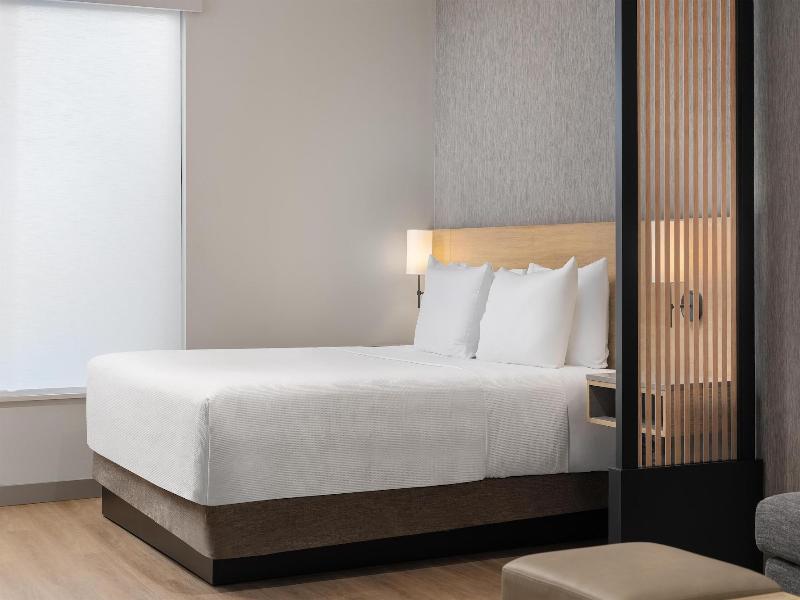Hyatt Place Toronto Airport image