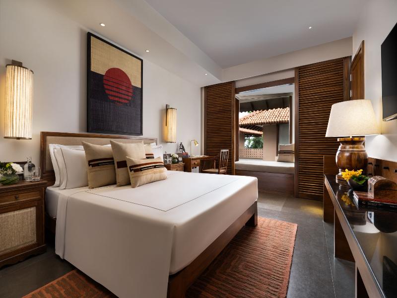 Deluxe Duplex with Lagoon