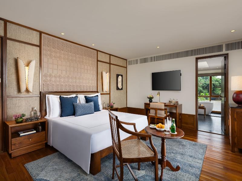 Grand Luxury River View Room with Balcony