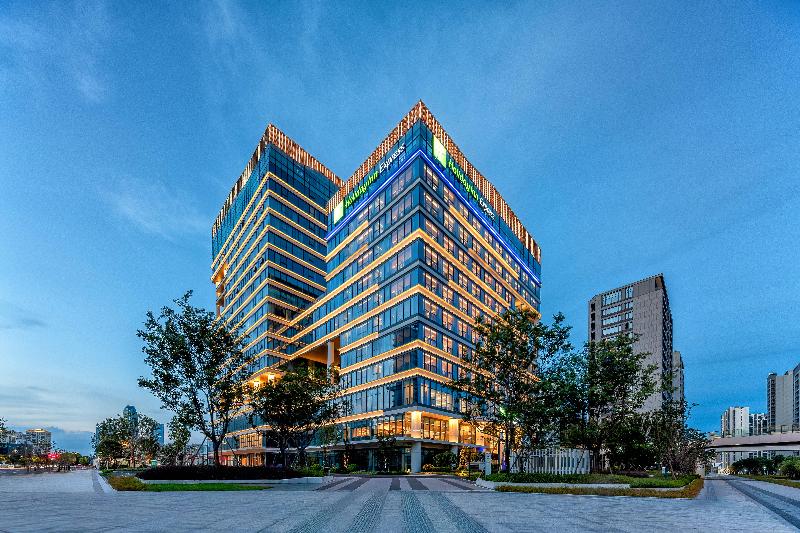 Holiday Inn Express Taizhou Jiaojiang image