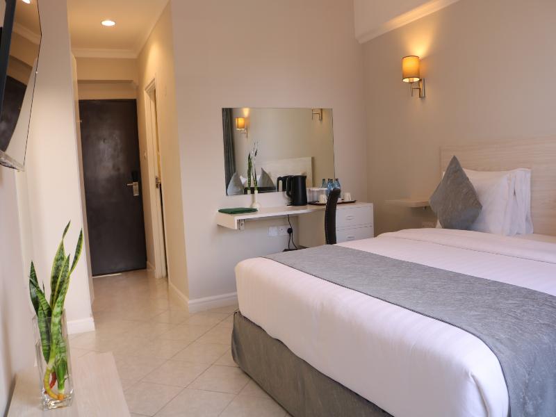 MAANZONI 680 HOTEL image