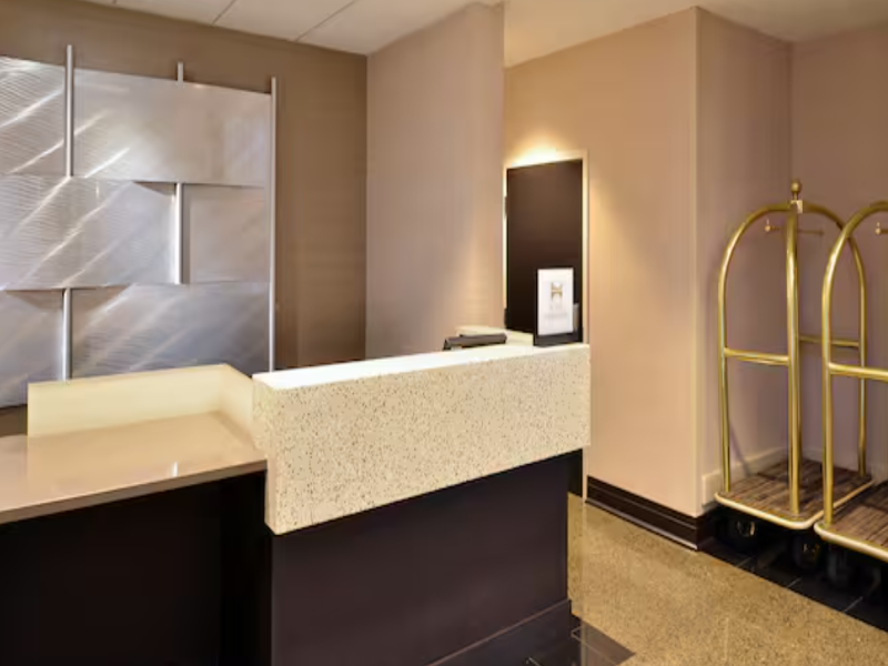 Hotel Belvoir Springfield image