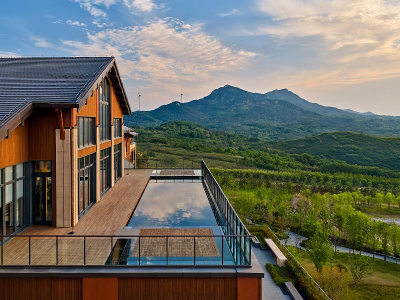 Secan Hotel Qingdao, Curio Collection by Hilton
