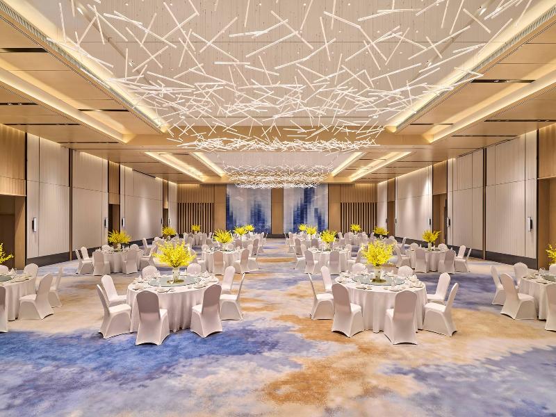 Secan Hotel Qingdao, Curio Collection by Hilton