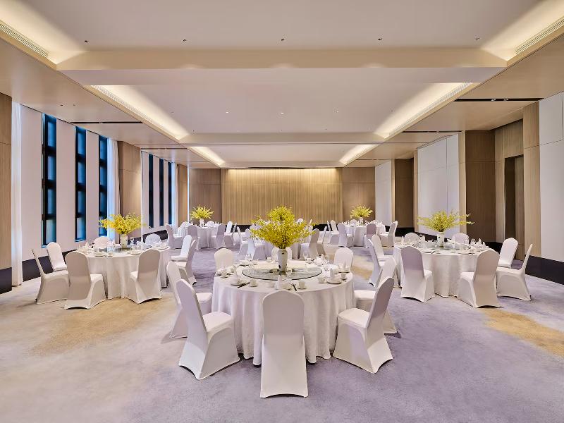 Secan Hotel Qingdao, Curio Collection by Hilton