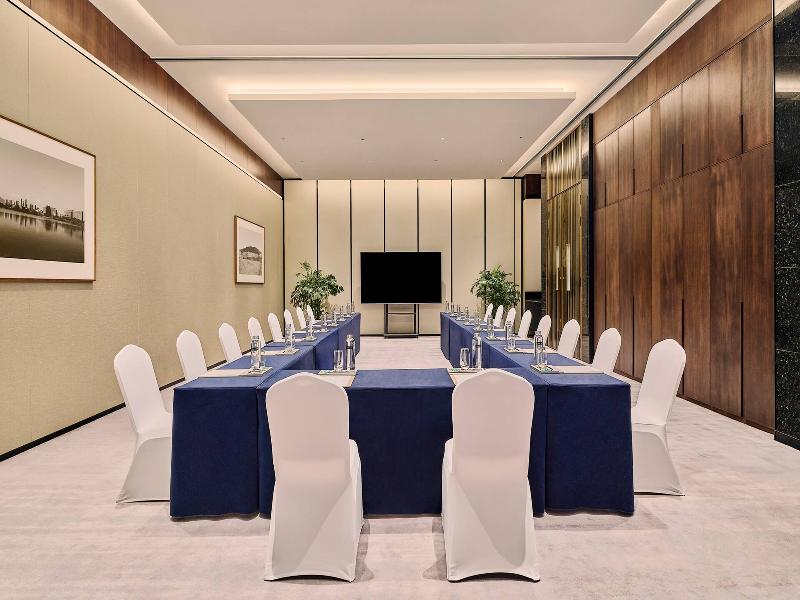 Secan Hotel Qingdao, Curio Collection by Hilton