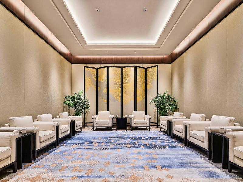 Secan Hotel Qingdao, Curio Collection by Hilton