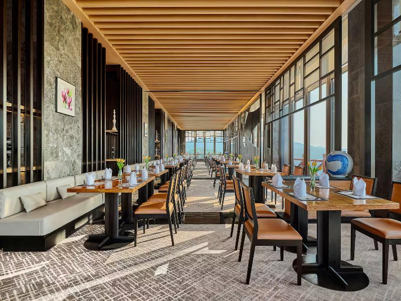 Secan Hotel Qingdao, Curio Collection by Hilton