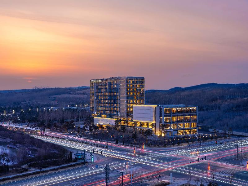 Doubletree By Hilton Yanji image