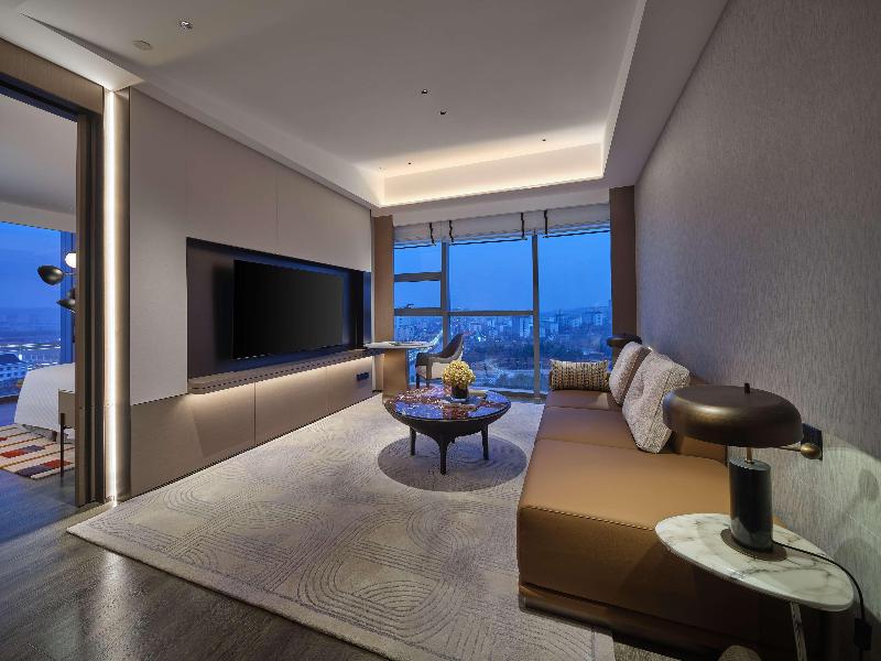 Doubletree By Hilton Yanji image