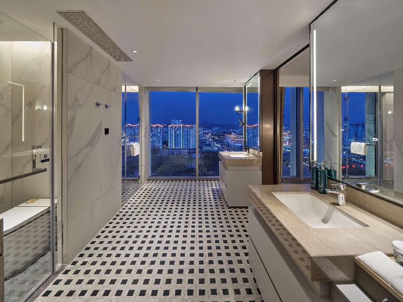 Doubletree By Hilton Yanji image