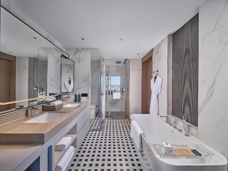Doubletree By Hilton Yanji image