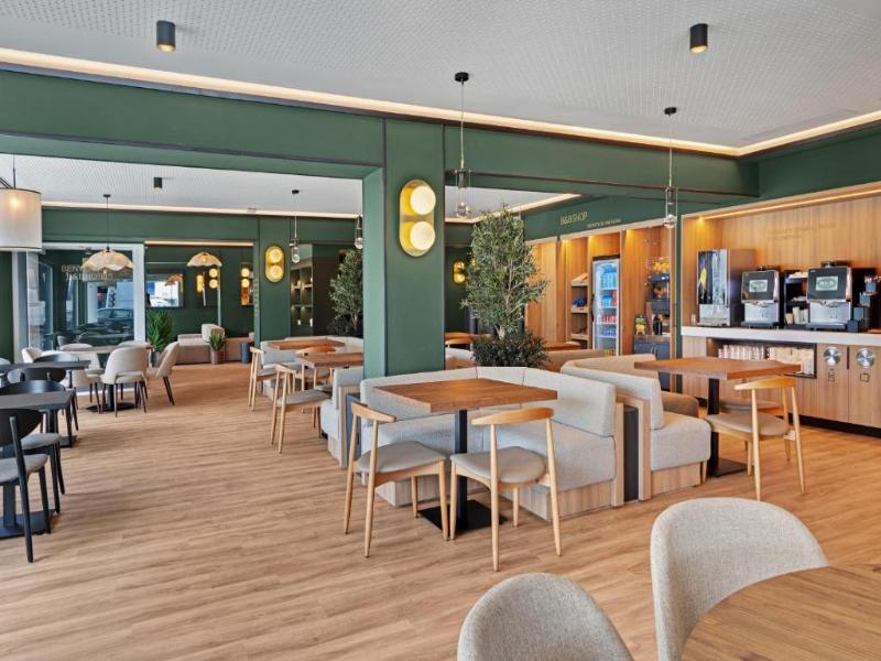 B&b Hotel Santiago Milladoiro image