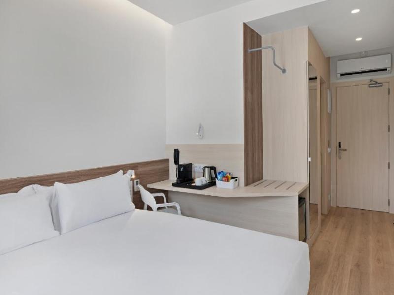 B&b Hotel Santiago Milladoiro image