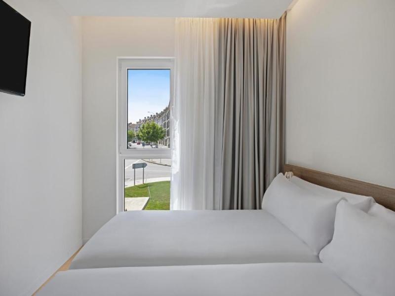 B&b Hotel Santiago Milladoiro image