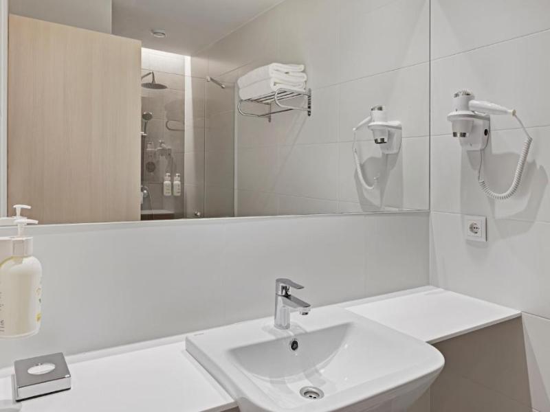B&b Hotel Santiago Milladoiro image