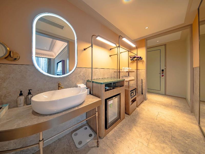 Mercure Lanzhou Downtown image