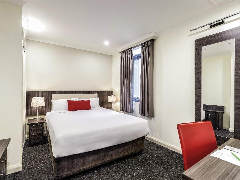 Ibis Styles Kingsgate Hotel image