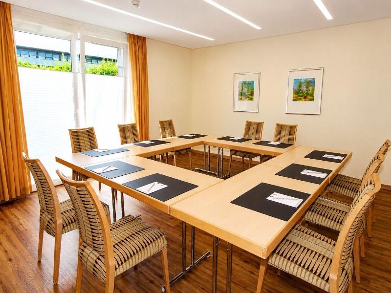 UNO Hotel Wolfsburg Sandkamp image