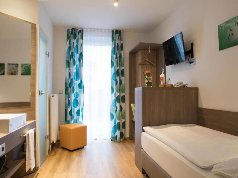 UNO Hotel Wolfsburg Sandkamp image