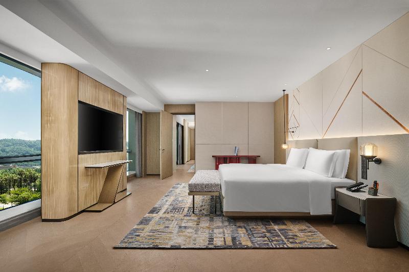 Crowne Plaza Zhongshan Torch High Tech Zone image