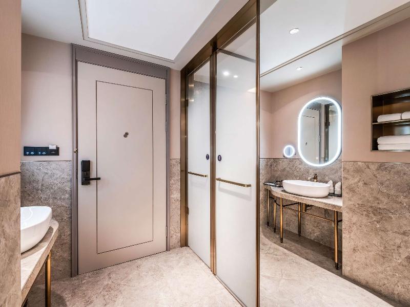 Mercure Nanjing Downtown image