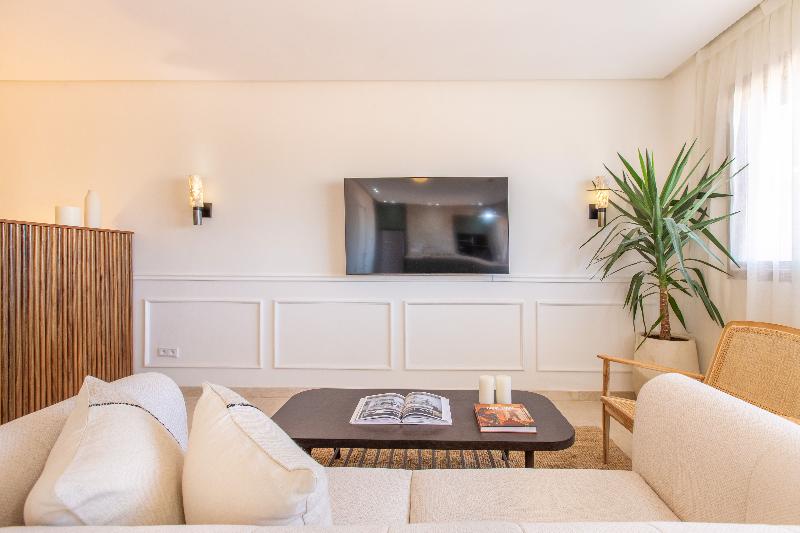 Zari Boutique Aparthotel image