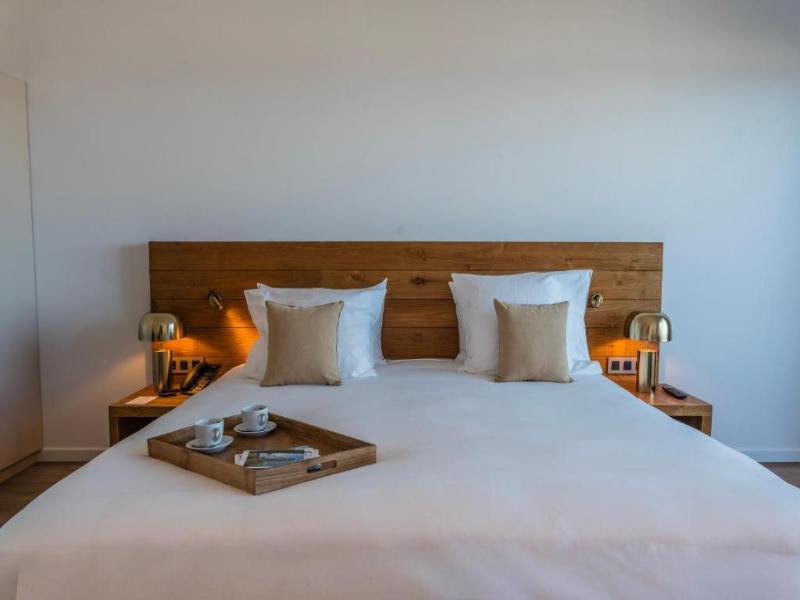 Bed room
