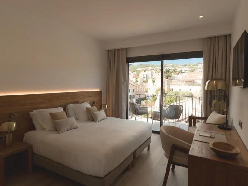 Bed room