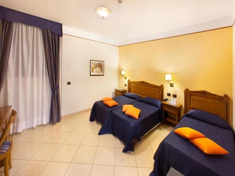 Ulisse Deluxe Hostel image