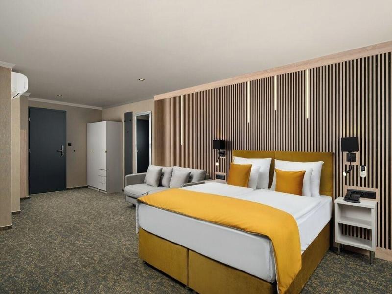 Hotel Allora image