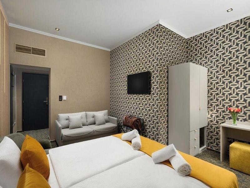 Hotel Allora image