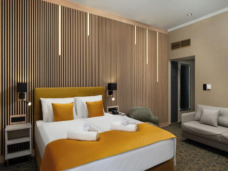 Hotel Allora image