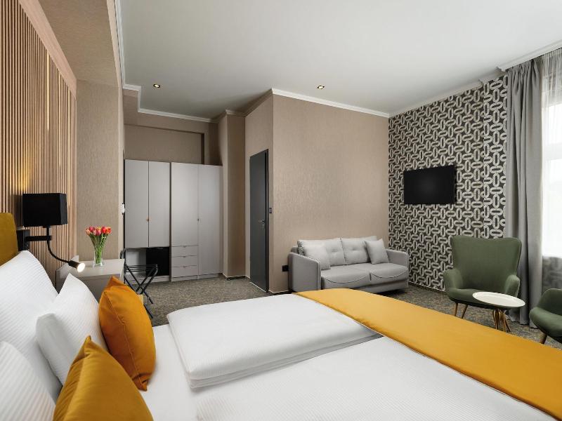 Hotel Allora image