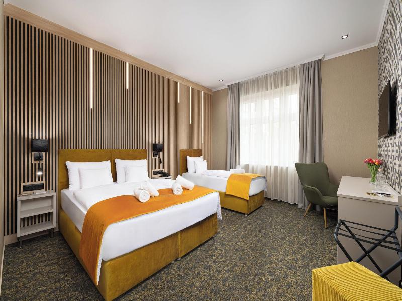 Hotel Allora image