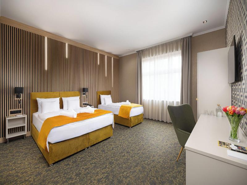 Hotel Allora image