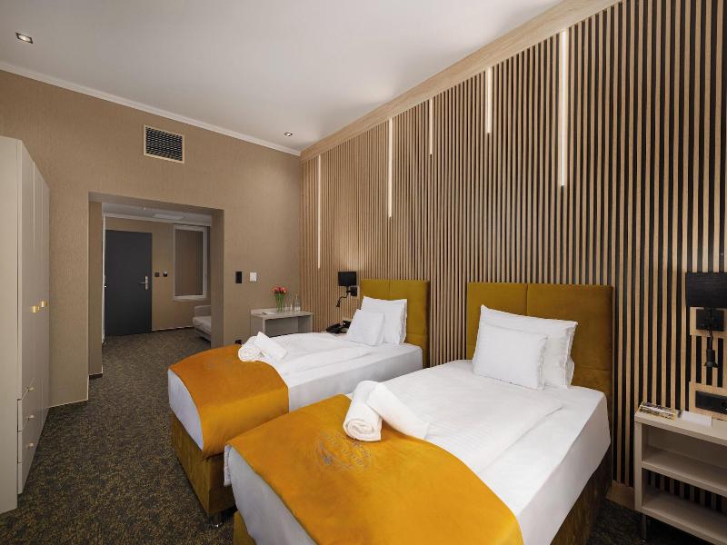 Hotel Allora image