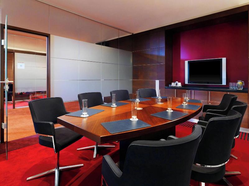 Sheraton Düsseldorf Airport image