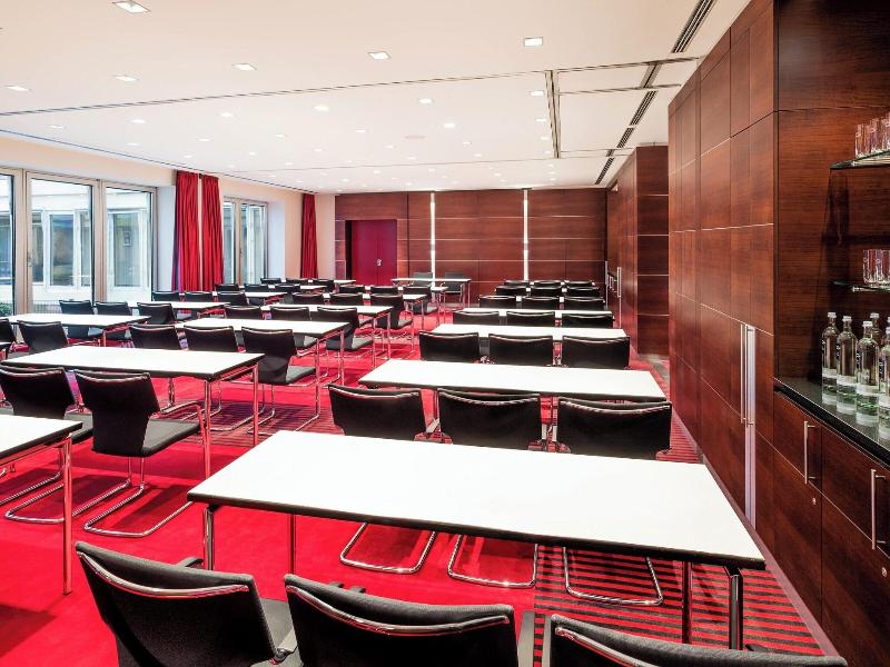 Sheraton Düsseldorf Airport image