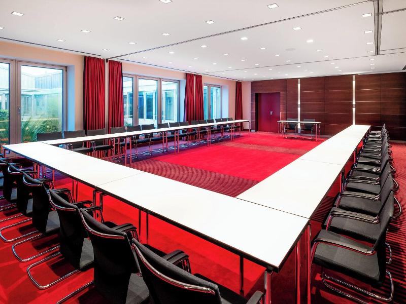 Sheraton Düsseldorf Airport image