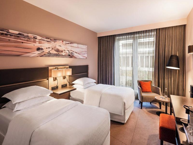 Sheraton Düsseldorf Airport image