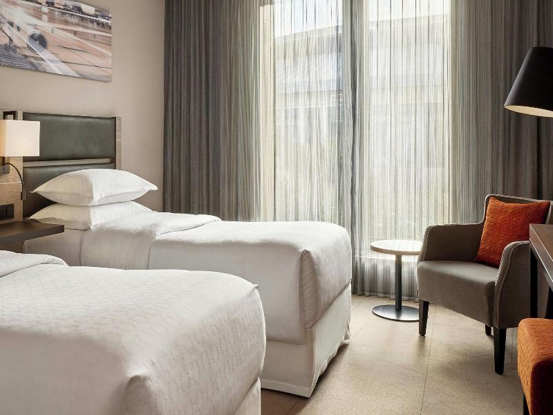 Sheraton Düsseldorf Airport image