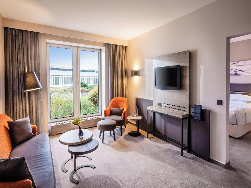 Sheraton Düsseldorf Airport image