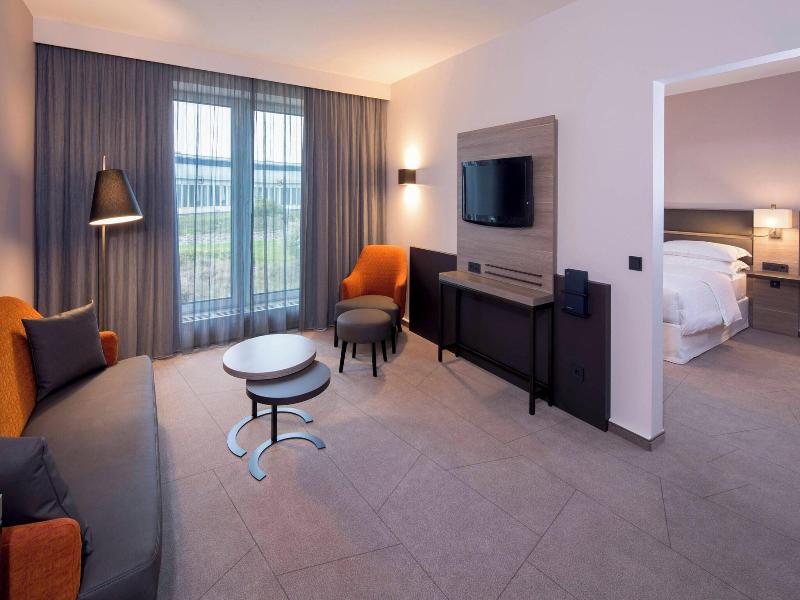 Sheraton Düsseldorf Airport image