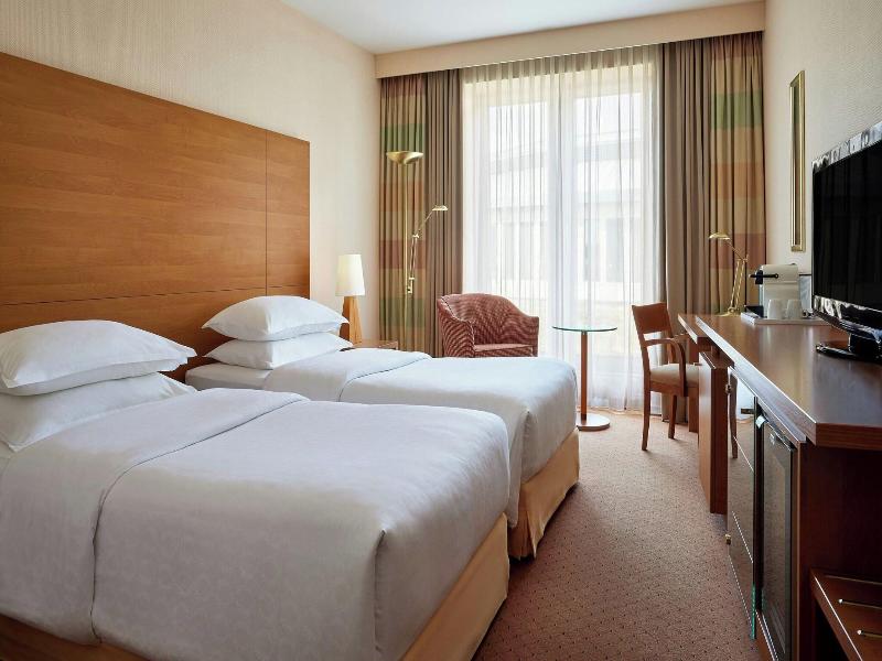 Sheraton Düsseldorf Airport image