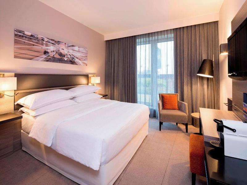 Sheraton Düsseldorf Airport image